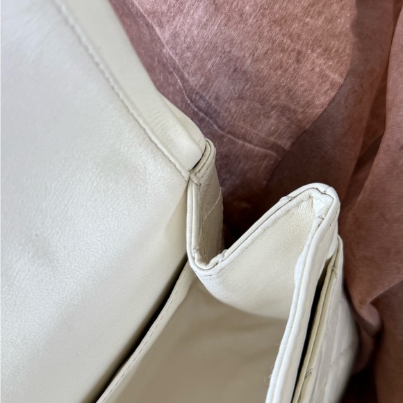 CHANEL White Calfskin Reissue 226 Size SHW - Picture 14 of 16